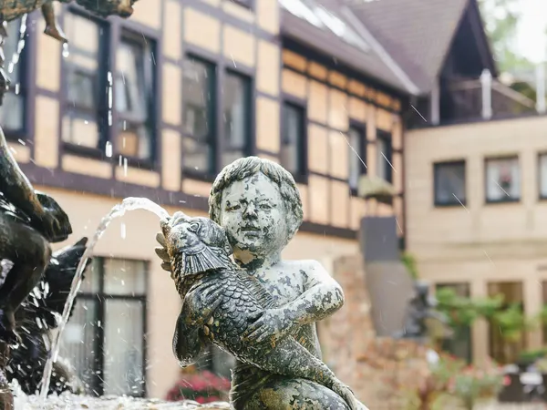 Putto-Brunnen im Innenhof