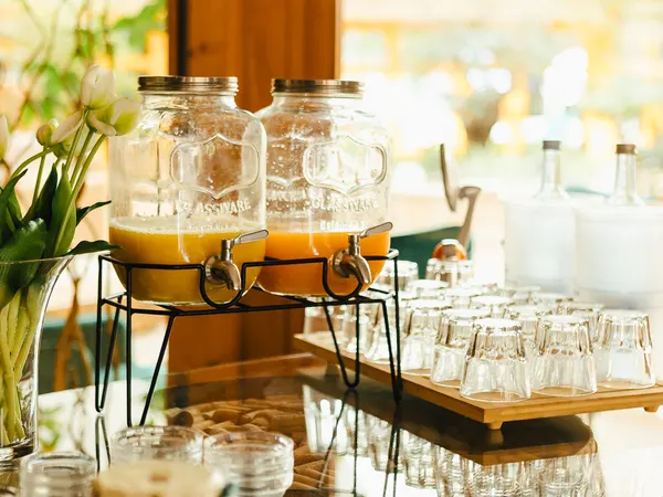 Saftspender am Buffet