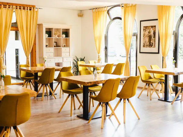 Gastraum des Restaurants Rabenstein