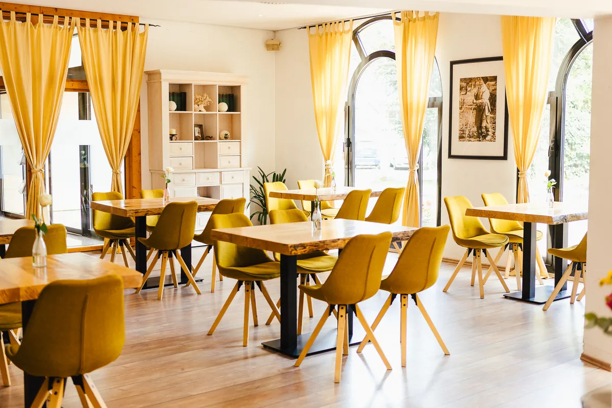 Gastraum des Restaurants Rabenstein